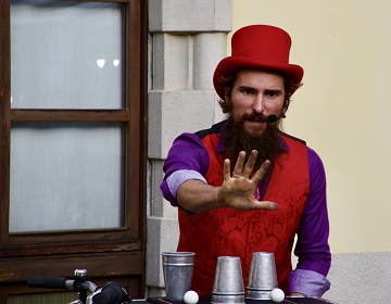 Trucchi con il Vino - Mago e Bussolotti